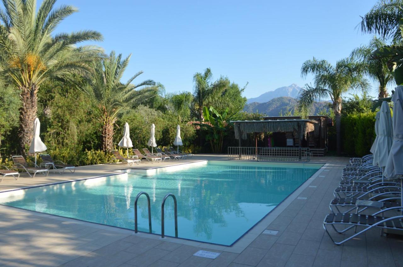 فندق Azur 3*
